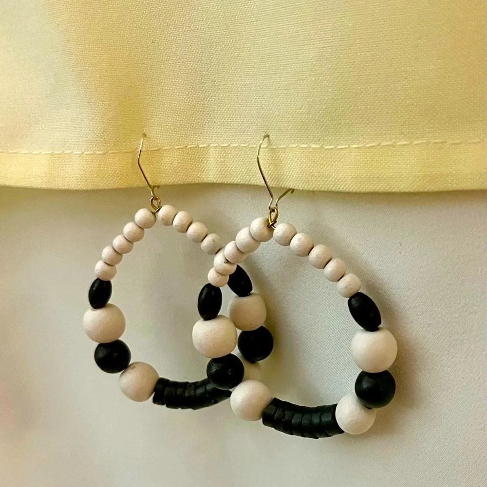 Black and White Beaded Hoop Earrings - Picture 6 of 16